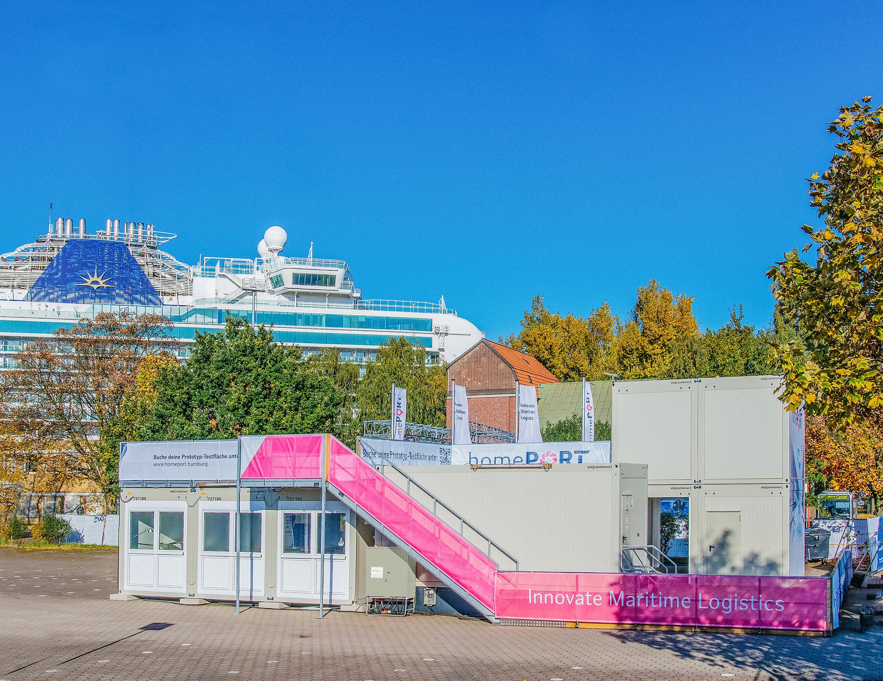 Die ELA Seminar- und Workshopanlage des homePORT steht mitten im Hamburger Hafen. Die ELA Seminar- und Workshopanlage des homePORT steht mitten im Hamburger Hafen.