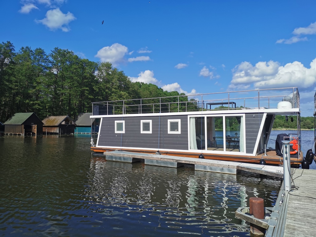 Sauna-Luxus Hausboot"Lydia" der Premiumklasse der Hausboot-Urlaub24.de Flotte an der Basis Müritz (Die Bildrechte liegen bei dem Verfasser der Mitteilung.) Sauna-Luxus Hausboot"Lydia" der Premiumklasse der Hausboot-Urlaub24.de Flotte an der Basis Müritz (Die Bildrechte liegen bei dem Verfasser der Mitteilung.)