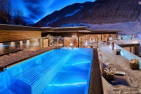 Outdoor Pool zum Entspannen (c) Filippo Galluzzi (Wellnessresort Amonti & Lunaris)
