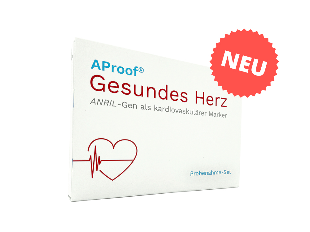 Mit dem AProof®Gesundes Herz Probenahme-Set können Sie bequem von zu Hause aus Ihre Blutprobe nehme (Die Bildrechte liegen bei dem Verfasser der Mitteilung.)