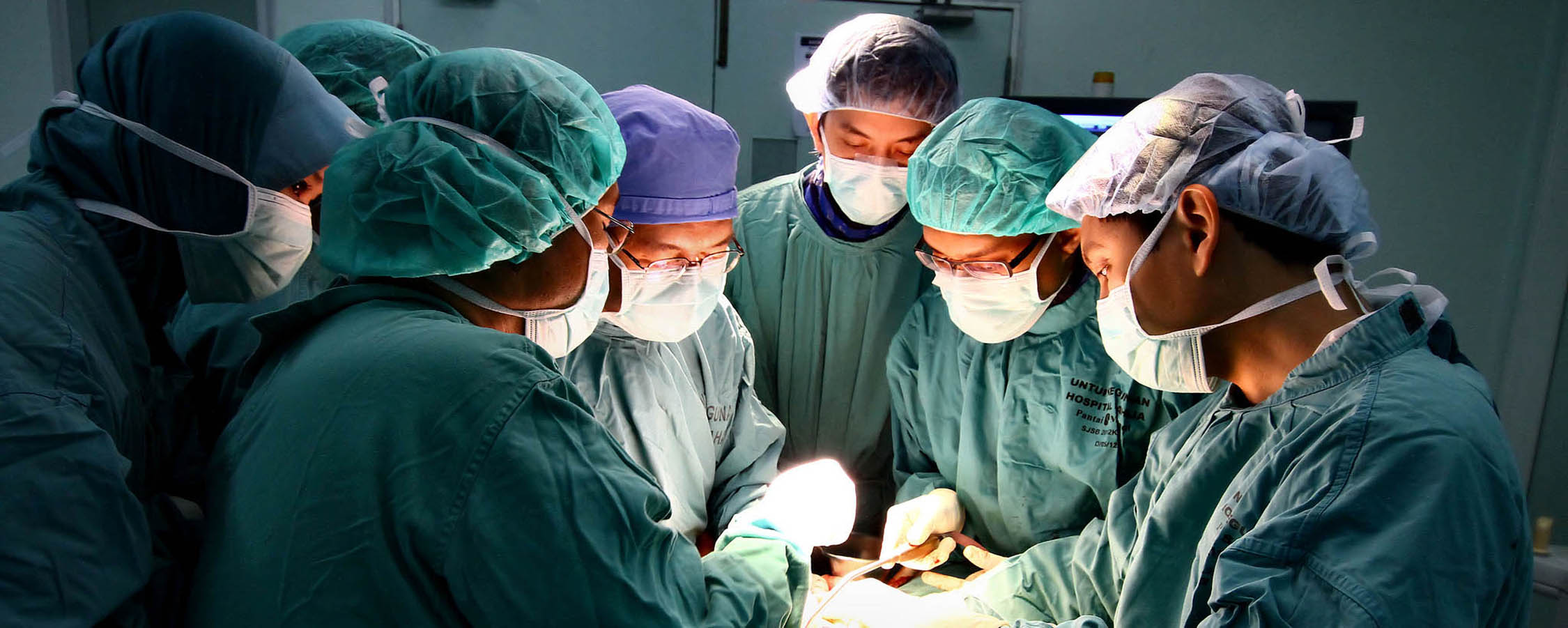 Spezialisierung auf minimalinvasive Wirbelsäulen Chirurgie Spezialisierung auf minimalinvasive Wirbelsäulen Chirurgie