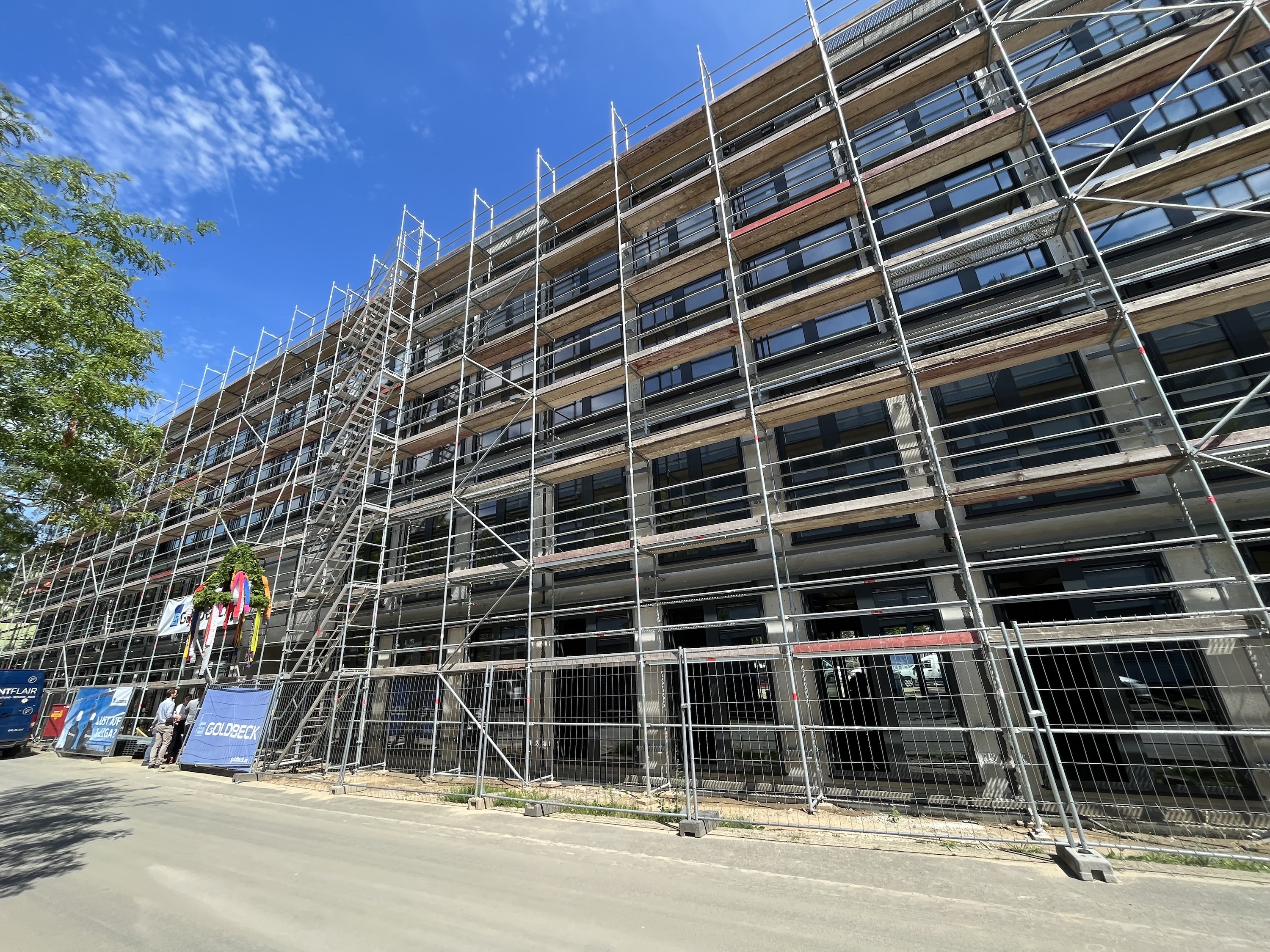 Mit dem modernen und nachhaltigen Büroneubau campus#4 von Quadoro entstehen in Braunschweig attraktive Mietflächen.