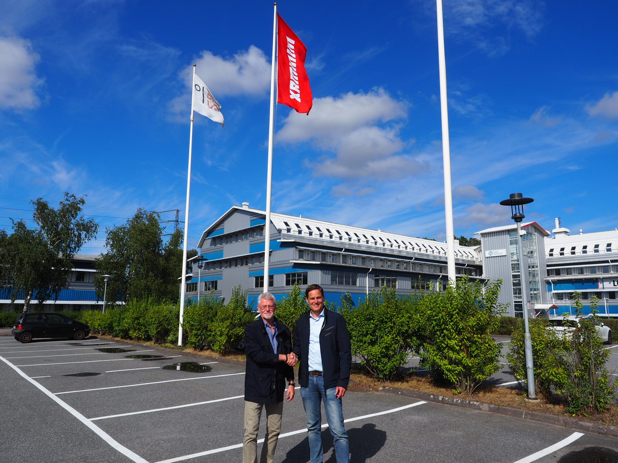 Leif Martinsson (links) und Thorsten Westphal (rechts) vor dem neuen Minimax Bürostandort in Götebor Leif Martinsson (links) und Thorsten Westphal (rechts) vor dem neuen Minimax Bürostandort in Götebor