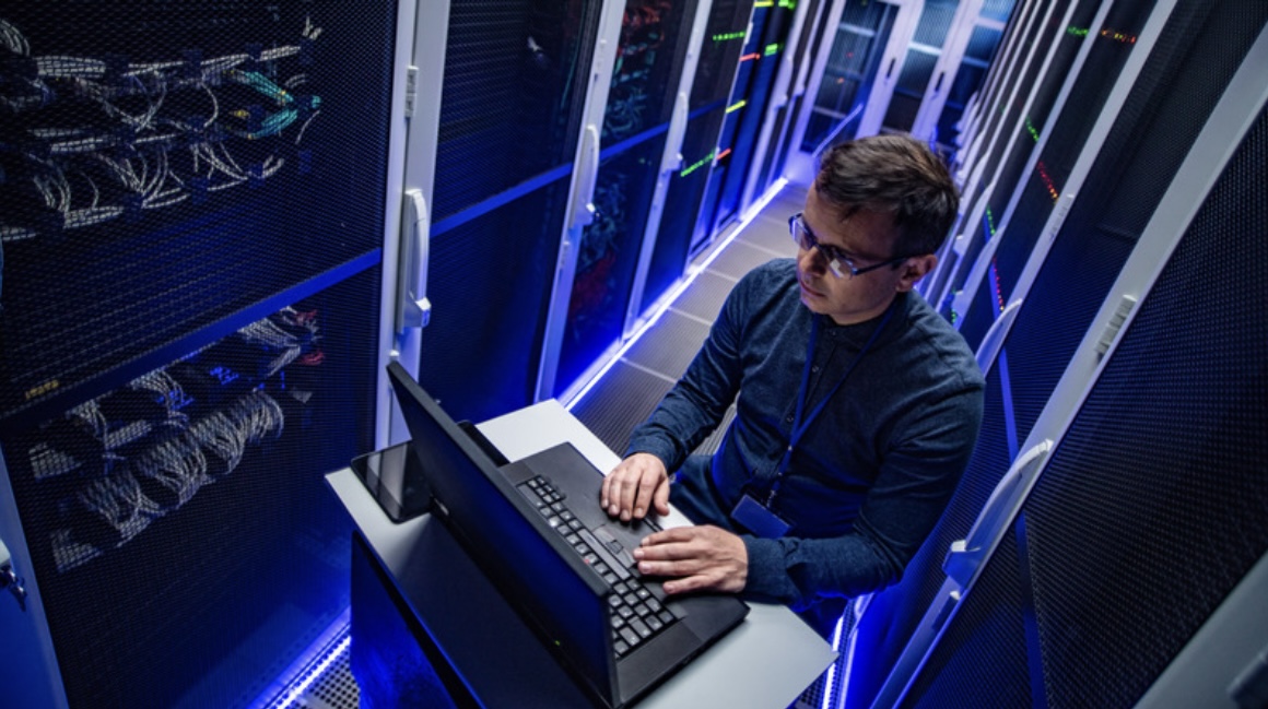 Besonders schwer trifft der Fachkräftemangel die IT- und Dienstleistungsbranche. (Die Bildrechte liegen bei dem Verfasser der Mitteilung.) Besonders schwer trifft der Fachkräftemangel die IT- und Dienstleistungsbranche. (Die Bildrechte liegen bei dem Verfasser der Mitteilung.)