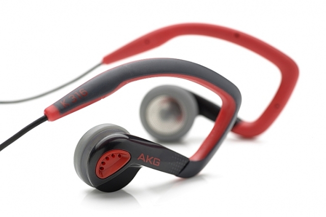 AKG® zeigt sich sportlich - beim