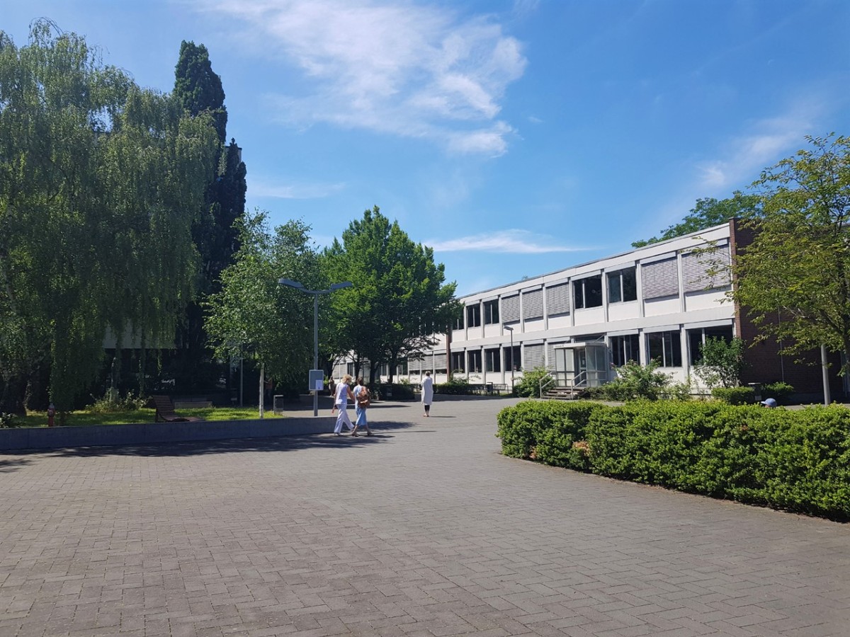 Fremdsprachenkorrespondent*in werden an der Übersetzer- und Dolmetscherschule Köln (© RBZ) Fremdsprachenkorrespondent*in werden an der Übersetzer- und Dolmetscherschule Köln (© RBZ)