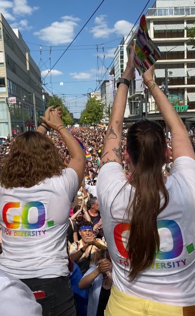 Etengo auf dem CSD in Mannheim (Die Bildrechte liegen bei dem Verfasser der Mitteilung.) Etengo auf dem CSD in Mannheim (Die Bildrechte liegen bei dem Verfasser der Mitteilung.)