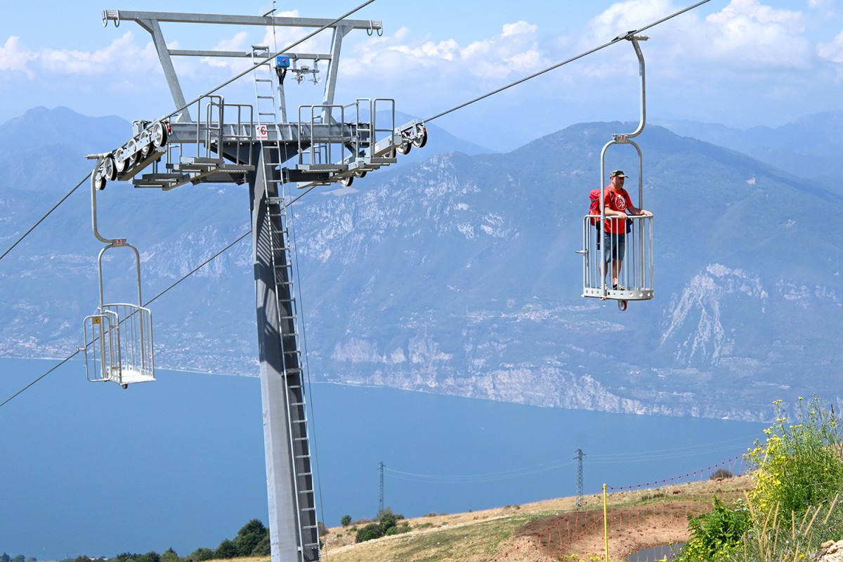 Seit dem 14. August 2022 ist die Prada-Costabella-Seilbahn wiedereröffnet. (© gardasee.de)