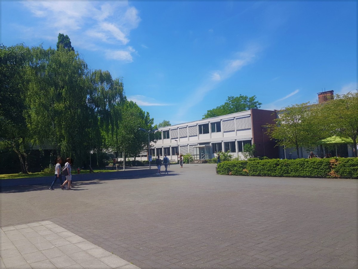 Fremdsprachen-Ausbildung: Am 7. September 2022 Infoabend der Übersetzer- und Dolmetscherschule Köln (© Beatrix Polgar-Stüwe) Fremdsprachen-Ausbildung: Am 7. September 2022 Infoabend der Übersetzer- und Dolmetscherschule Köln (© Beatrix Polgar-Stüwe)