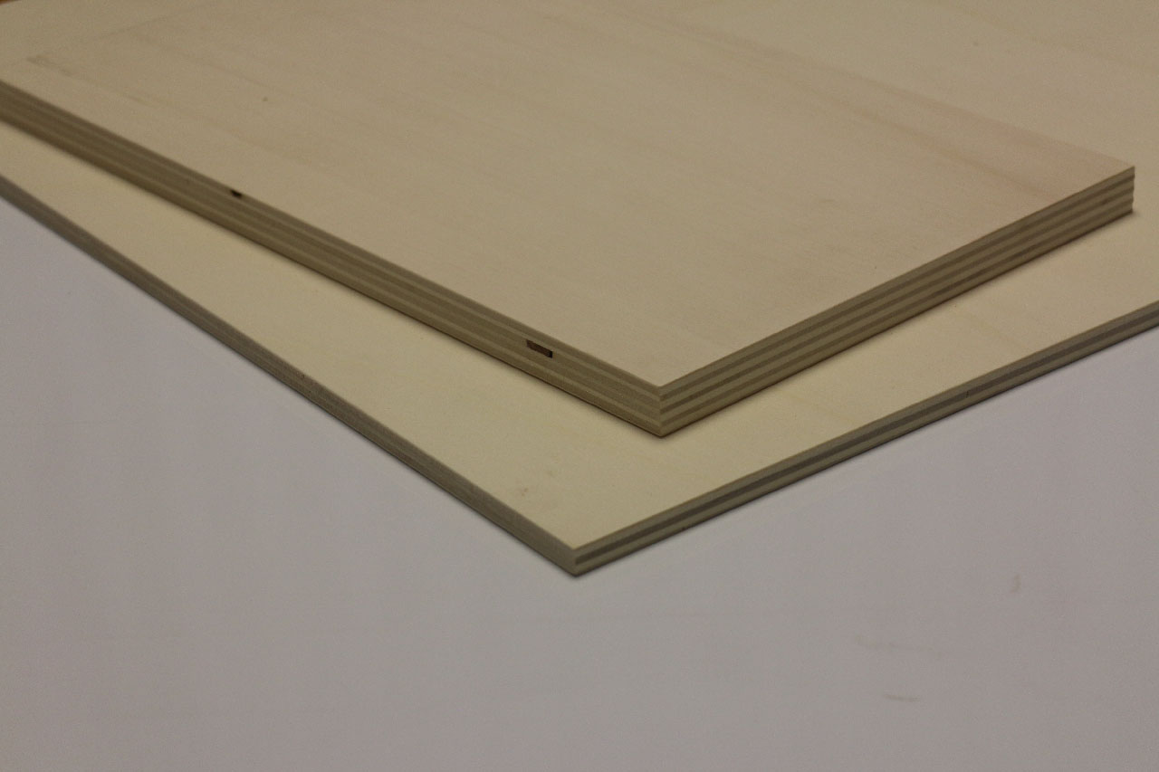 Die Vorteile des Materials: Diese PoS-Displays wiegen weniger und sind besser bedruckbar. (Die Bildrechte liegen bei dem Verfasser der Mitteilung.)