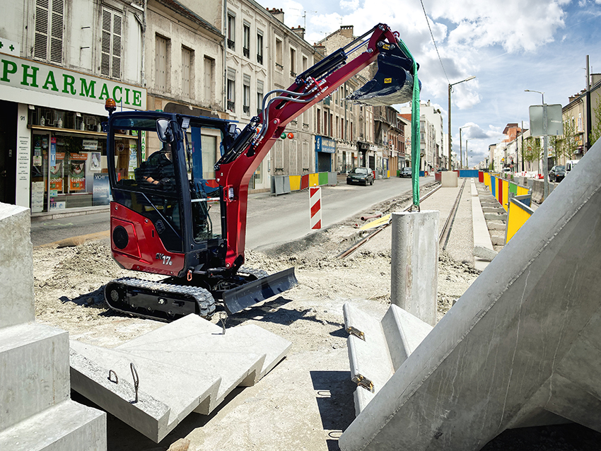 Yanmar stellt auf der bauma 2022 vollelektrische Erweiterungen vor, so auch den SV17. (Die Bildrechte liegen bei dem Verfasser der Mitteilung.) Yanmar stellt auf der bauma 2022 vollelektrische Erweiterungen vor, so auch den SV17. (Die Bildrechte liegen bei dem Verfasser der Mitteilung.)