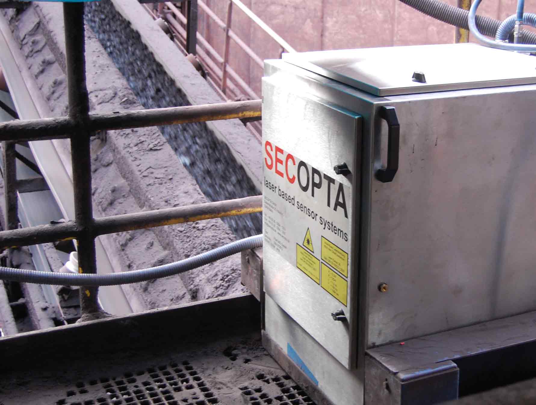 Die SECOPTA LIBS-Systeme prüfen pulverförmige, fein- und grobkörnige Industriemineralien (Die Bildrechte liegen bei dem Verfasser der Mitteilung.) Die SECOPTA LIBS-Systeme prüfen pulverförmige, fein- und grobkörnige Industriemineralien (Die Bildrechte liegen bei dem Verfasser der Mitteilung.)