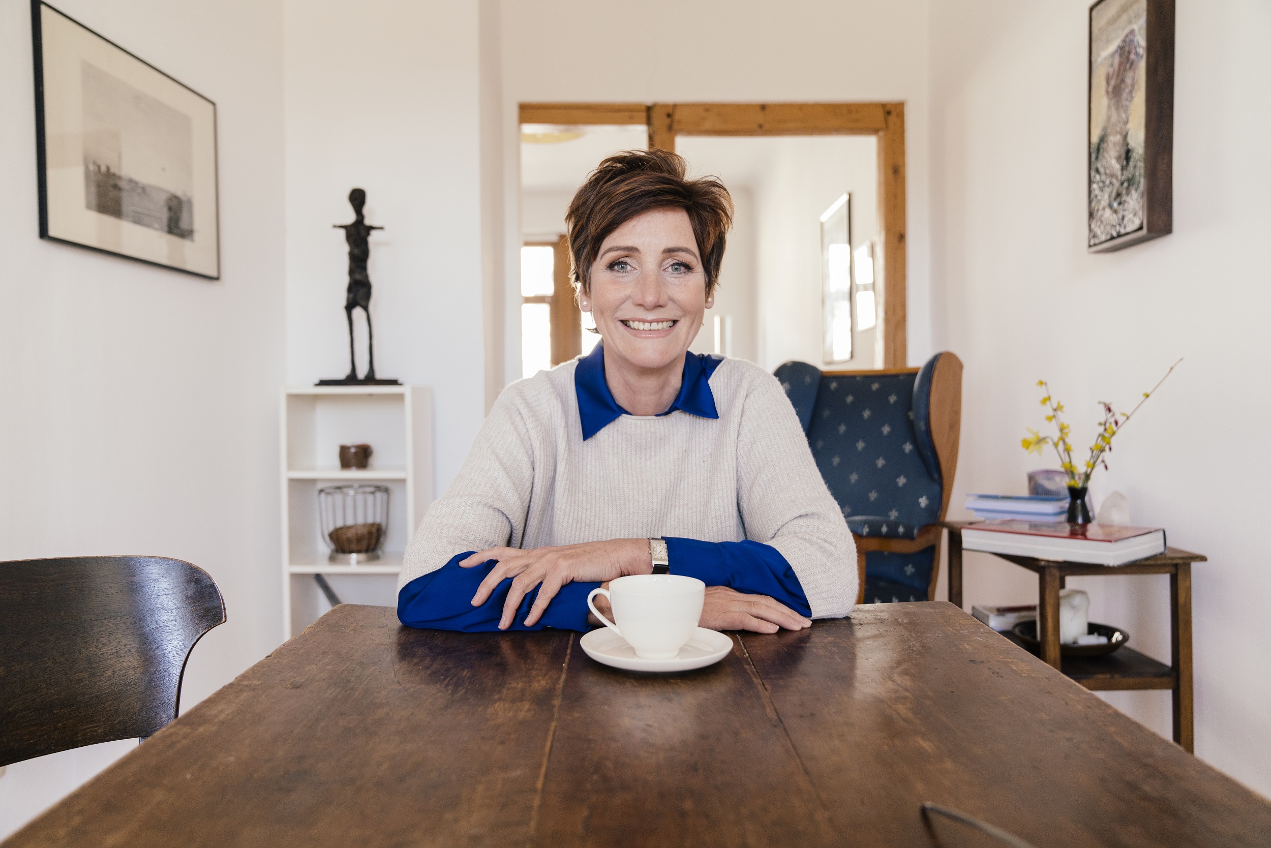 Fernsehmoderatorin Angela Elis (Die Bildrechte liegen bei dem Verfasser der Mitteilung.) Fernsehmoderatorin Angela Elis (Die Bildrechte liegen bei dem Verfasser der Mitteilung.)