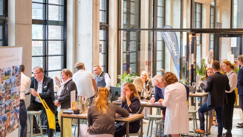 Netzwerken bei der MICE Networking Lounge (Die Bildrechte liegen bei dem Verfasser der Mitteilung.)