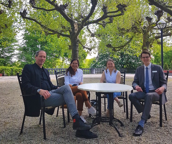 Das Dolce und der klimafairein besiegelten ihre zukünftige Zusammenarbeit für den Klimaschutz. (Bildquelle: Dolce by Wyndham Bad Nauheim)