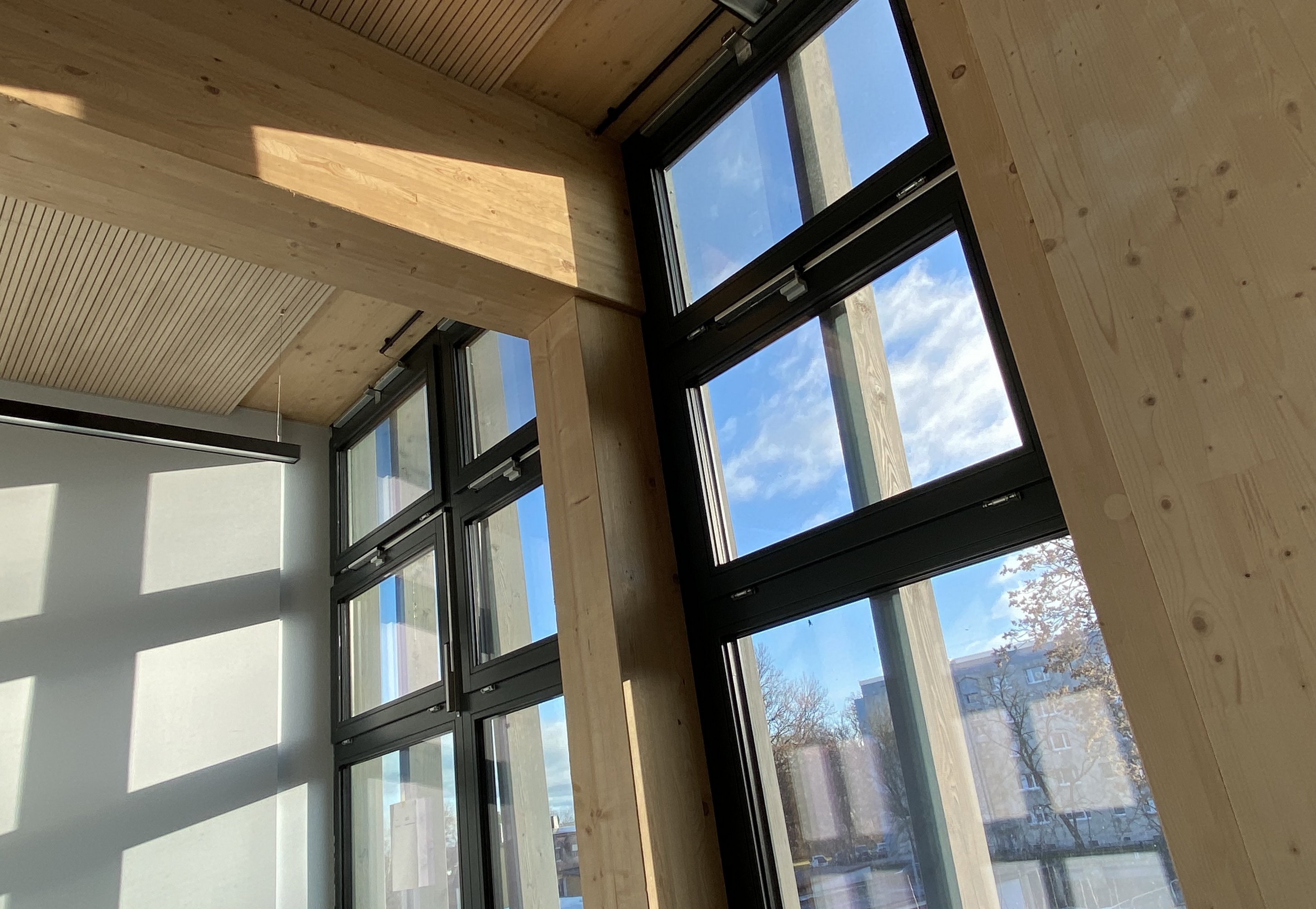 Systeme zur kontrollierten natürlichen Lüftung arbeiten völlig automatisiert und leise. Foto: WindowMaster Systeme zur kontrollierten natürlichen Lüftung arbeiten völlig automatisiert und leise. Foto: WindowMaster