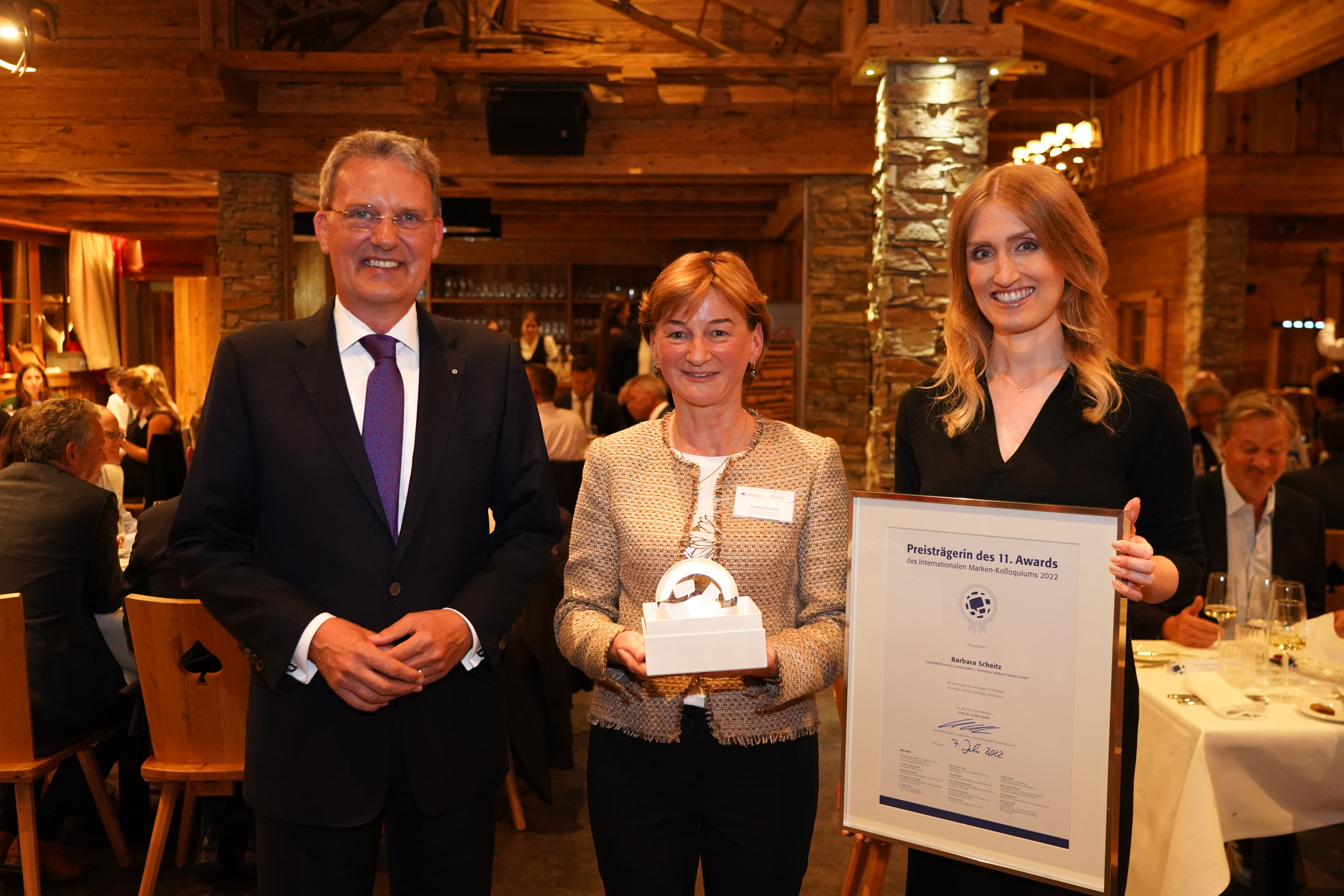 Awardverleihung Prof. Dr. Guido Quelle - Barbara Scheitz - Linda Vollberg (Die Bildrechte liegen bei dem Verfasser der Mitteilung.)
