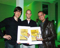 v.l.: Olaf Hartmann mit den Gewinnern Christian Mittelmaier und Steven Gailowitz