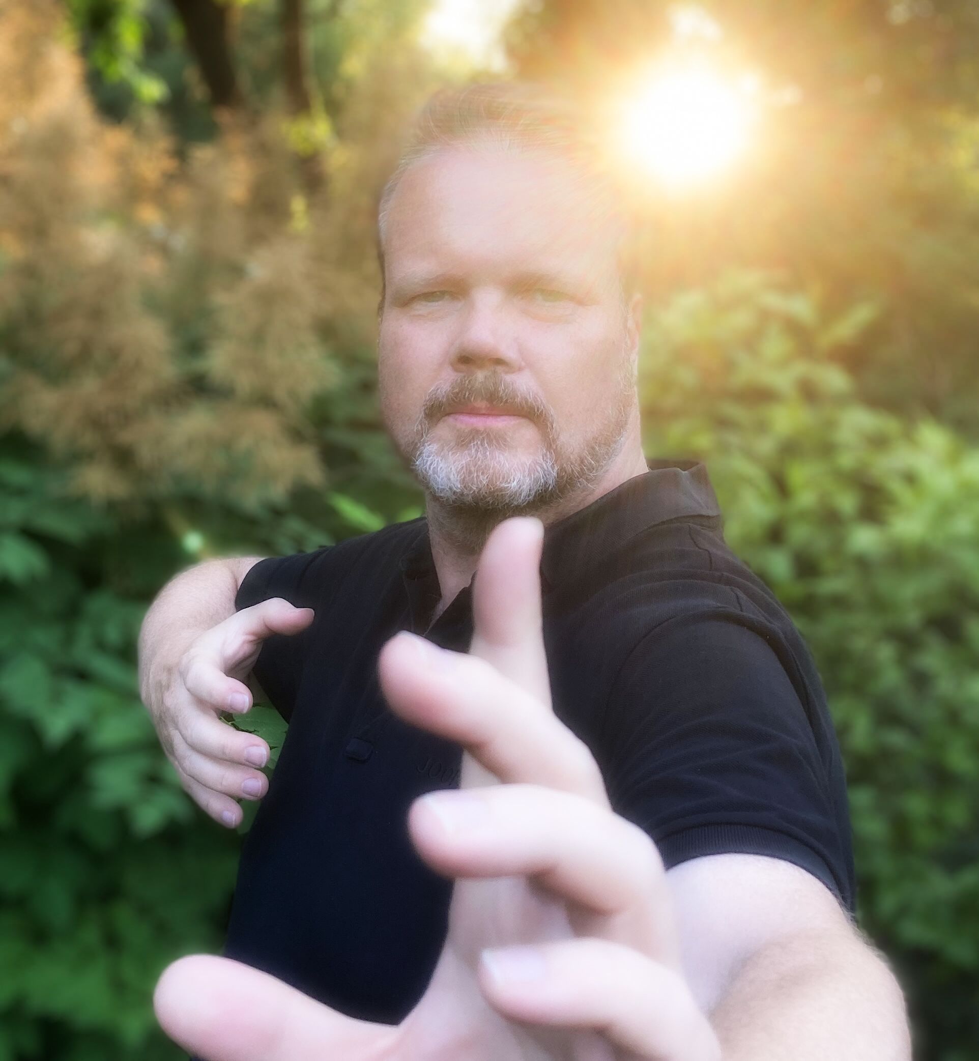 Qigong-Trainer Olaf Koch (Die Bildrechte liegen bei dem Verfasser der Mitteilung.) Qigong-Trainer Olaf Koch (Die Bildrechte liegen bei dem Verfasser der Mitteilung.)