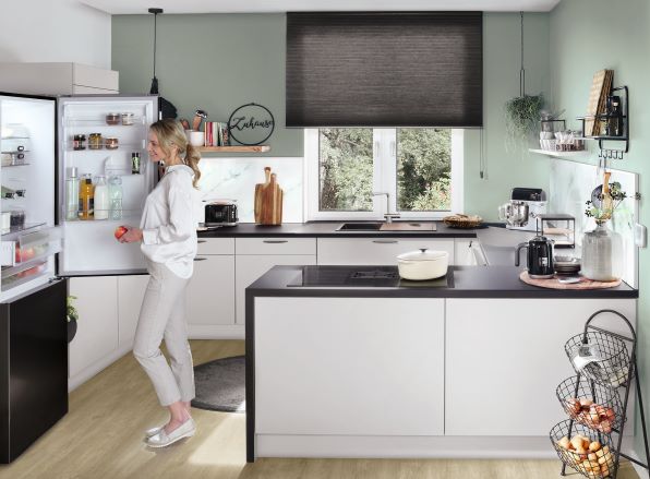 Für Puristen: Elegantes Standgerät in Schwarz (Die Bildrechte liegen bei dem Verfasser der Mitteilung.) Für Puristen: Elegantes Standgerät in Schwarz (Die Bildrechte liegen bei dem Verfasser der Mitteilung.)