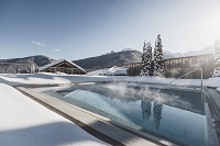 Der beheizte Salzwasser-Pool im Winter (c) Kottersteger (Alpin Panorama Hotel Hubertus) Der beheizte Salzwasser-Pool im Winter (c) Kottersteger (Alpin Panorama Hotel Hubertus)