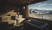 Einzigartiger Ausblick aus der Outdoor-Sauna (c) Kottersteger (Alpin Panorama Hotel Hubertus)