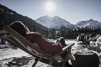Die alpine Landschaft bei einem Glas Wein genießen (Wellnesshotel Walserhof - Kleinwalsertal Hotels) Die alpine Landschaft bei einem Glas Wein genießen (Wellnesshotel Walserhof - Kleinwalsertal Hotels)