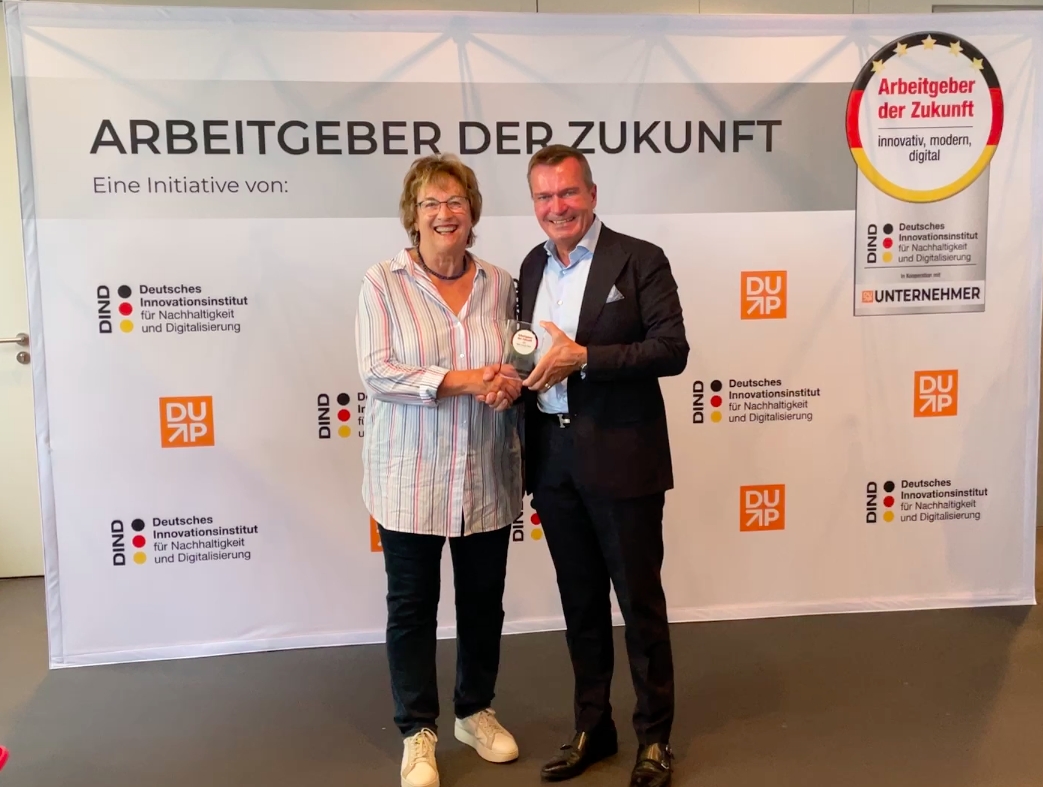 Von links, Brigitte Zypries, Oliver Munzel (Die Bildrechte liegen bei dem Verfasser der Mitteilung.)