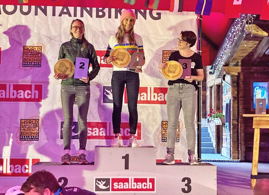 Julia Sappl vom RSC Wolfratshausen gewinnt ihre Altersklasse bei World Games of Mountainbiking (Die Bildrechte liegen bei dem Verfasser der Mitteilung.) Julia Sappl vom RSC Wolfratshausen gewinnt ihre Altersklasse bei World Games of Mountainbiking (Die Bildrechte liegen bei dem Verfasser der Mitteilung.)