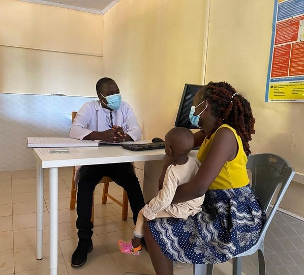 Mutter-Kind-Betreuung in Kenia (Die Bildrechte liegen bei dem Verfasser der Mitteilung.) Mutter-Kind-Betreuung in Kenia (Die Bildrechte liegen bei dem Verfasser der Mitteilung.)