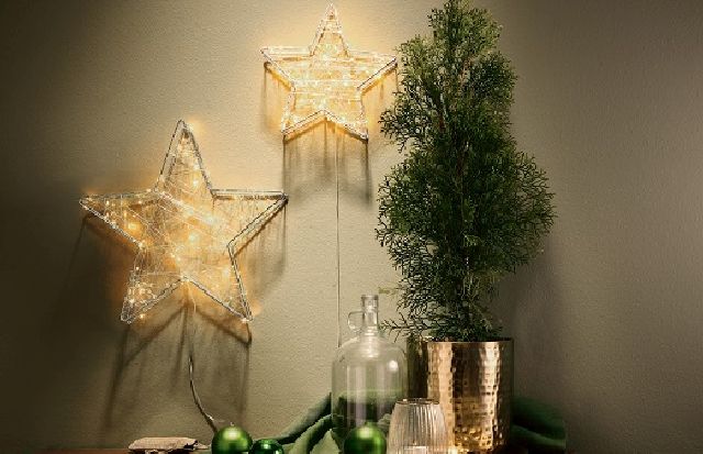 Stimmungsvolle Dekoration In der Weihnachtswelt von erwinmueller.de (Bildquelle: erwinmueller.de)