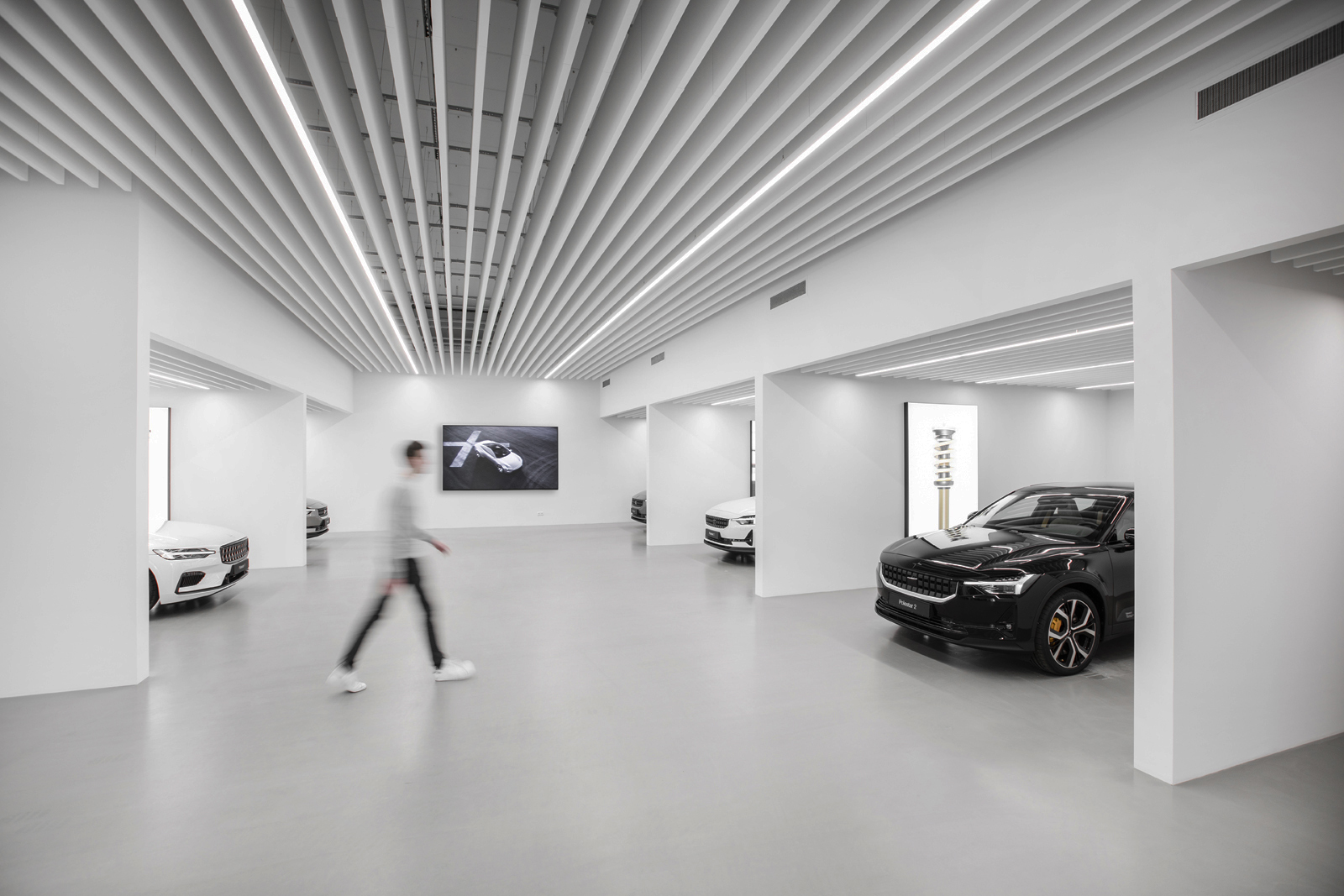 Auf 1.400 qm betreibt die Auto Eder Gruppe ein Polestar Handover Center in Schwaiger Objekt im Münchner Osten (c) Polestar