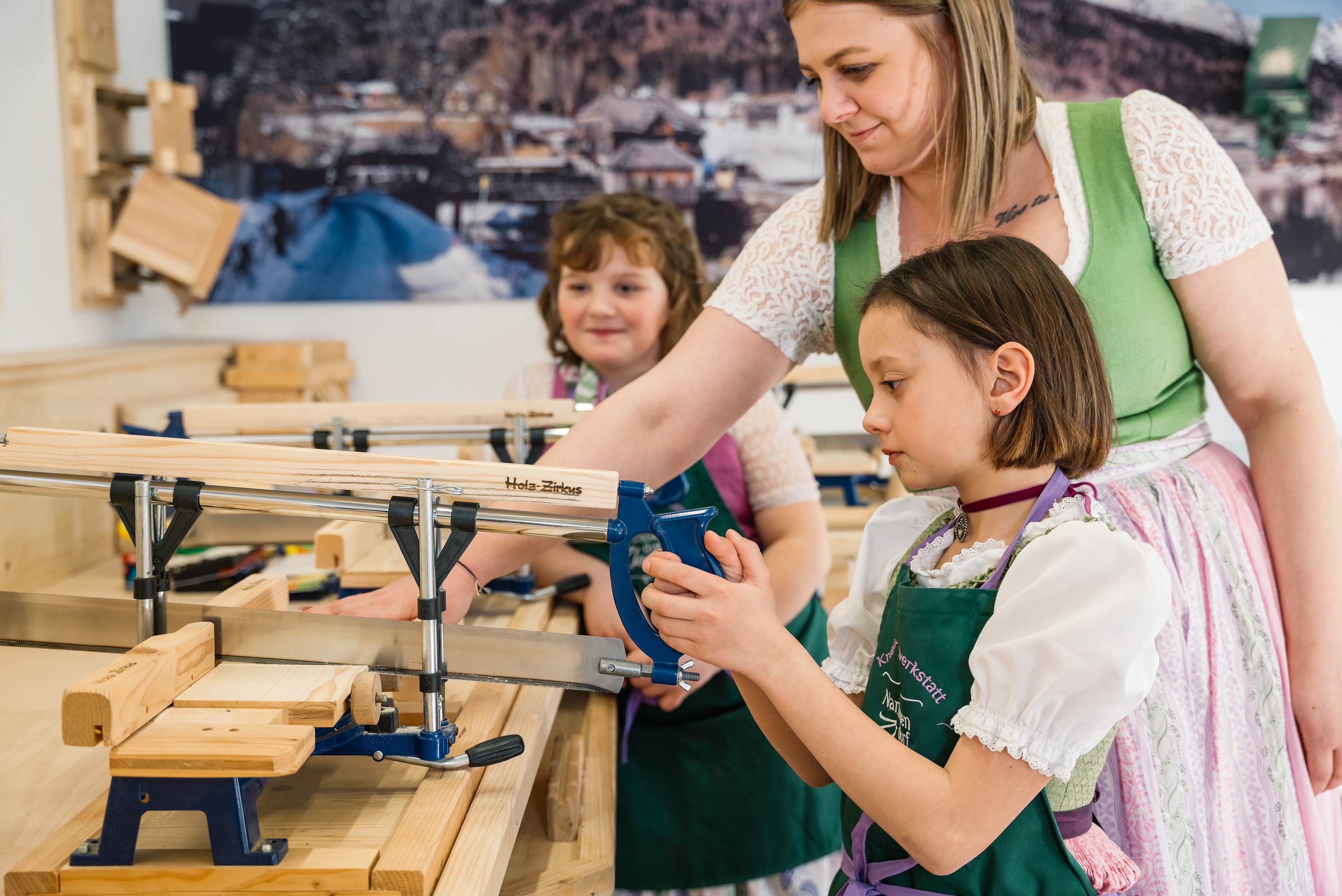 Die Kreativ- und Holzwerkstatt für die Kleinen als Rahmenprogramm (c) Karl Steinegger (Narzissendorf