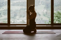 Aufblühen im wunderbaren BLÜ Yogaraum (Hotel Blü Gastein)