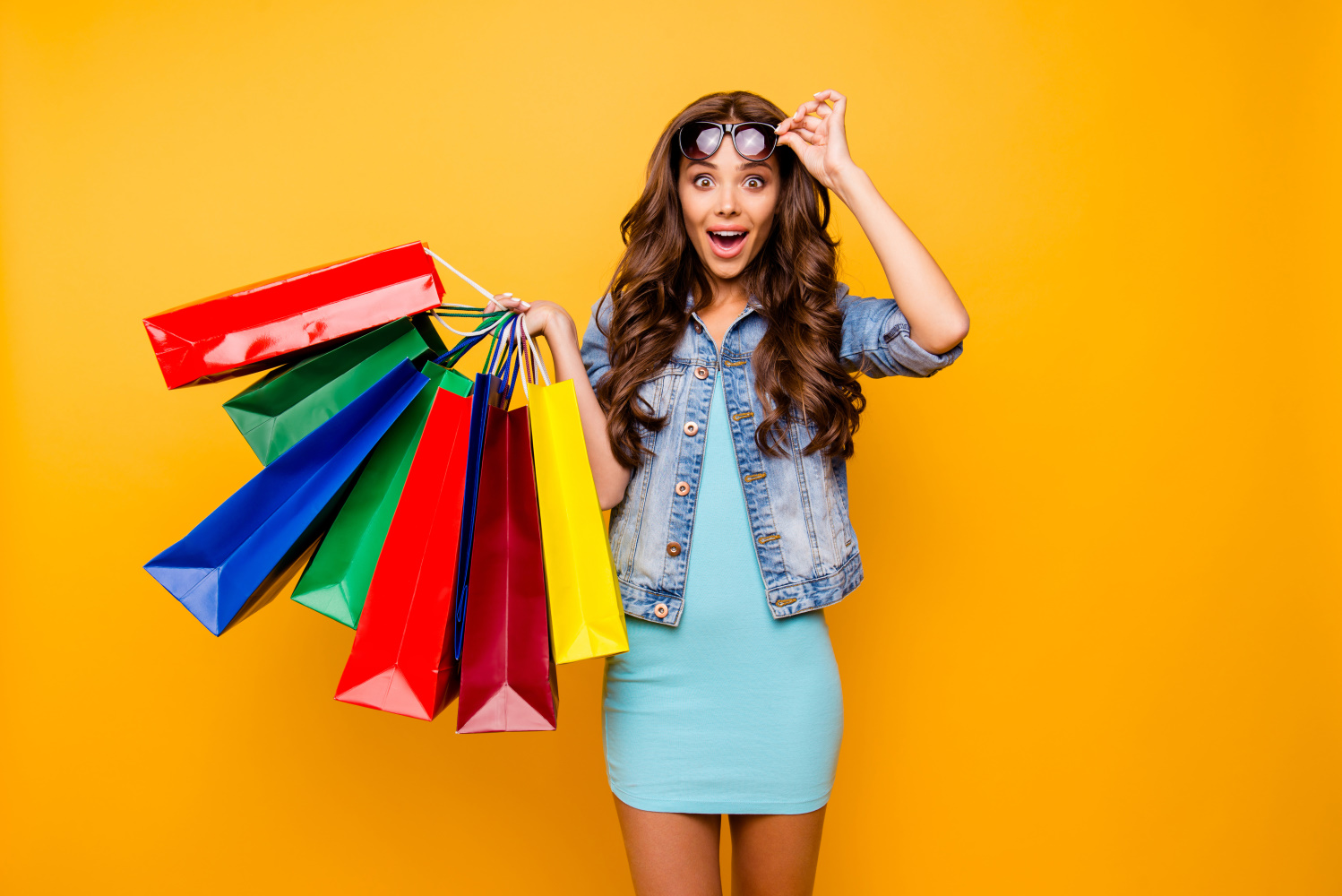 Papiertragetaschen von Pack4Food24 (Bildquelle: Adobe Stock @deagreez #256171473) Papiertragetaschen von Pack4Food24 (Bildquelle: Adobe Stock @deagreez #256171473)