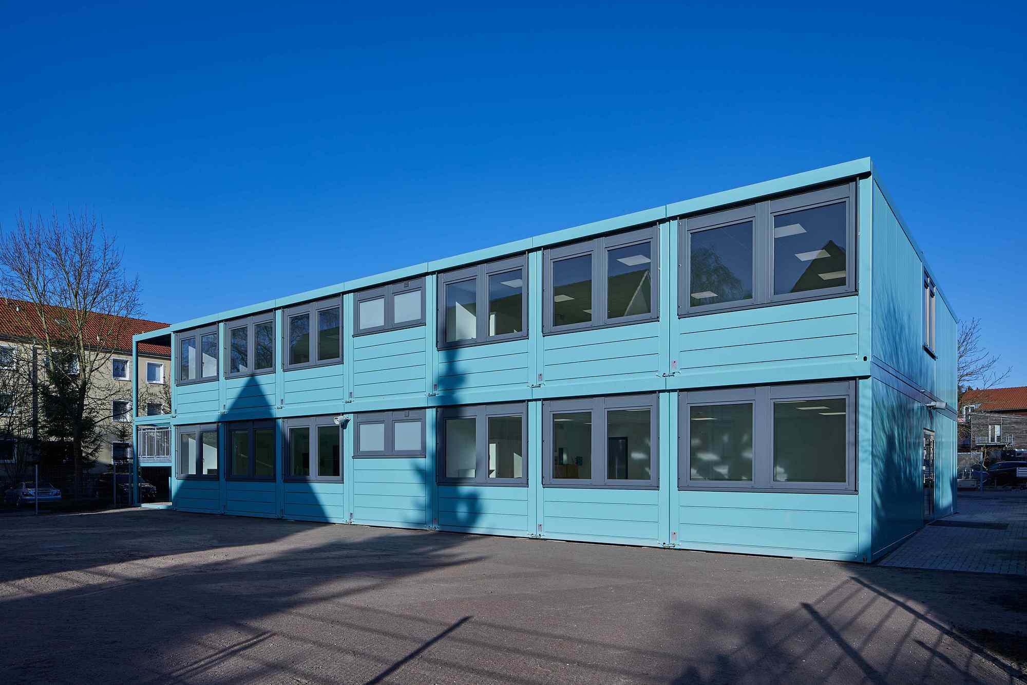 zweigeschossige, 712 qm große Containerlösung von FAGSI als Schule auf Zeit zweigeschossige, 712 qm große Containerlösung von FAGSI als Schule auf Zeit
