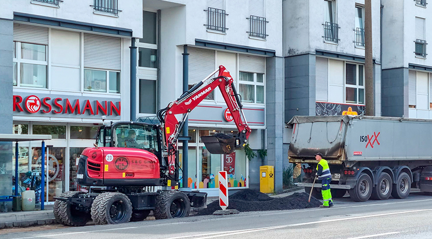 Der B75Wüberzeugt bei verschiedensten Aufgaben–ein wahrer Allrounder. (Die Bildrechte liegen bei dem Verfasser der Mitteilung.) Der B75Wüberzeugt bei verschiedensten Aufgaben–ein wahrer Allrounder. (Die Bildrechte liegen bei dem Verfasser der Mitteilung.)