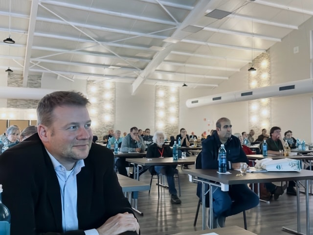 Mit großem Interesse folgten die Tierärzt*innen den hochkarätigen Vorträgen der Referenten <br alt=