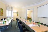 Heller und freundlicher Seminarraum (Hotel KAISERHOF Wien)