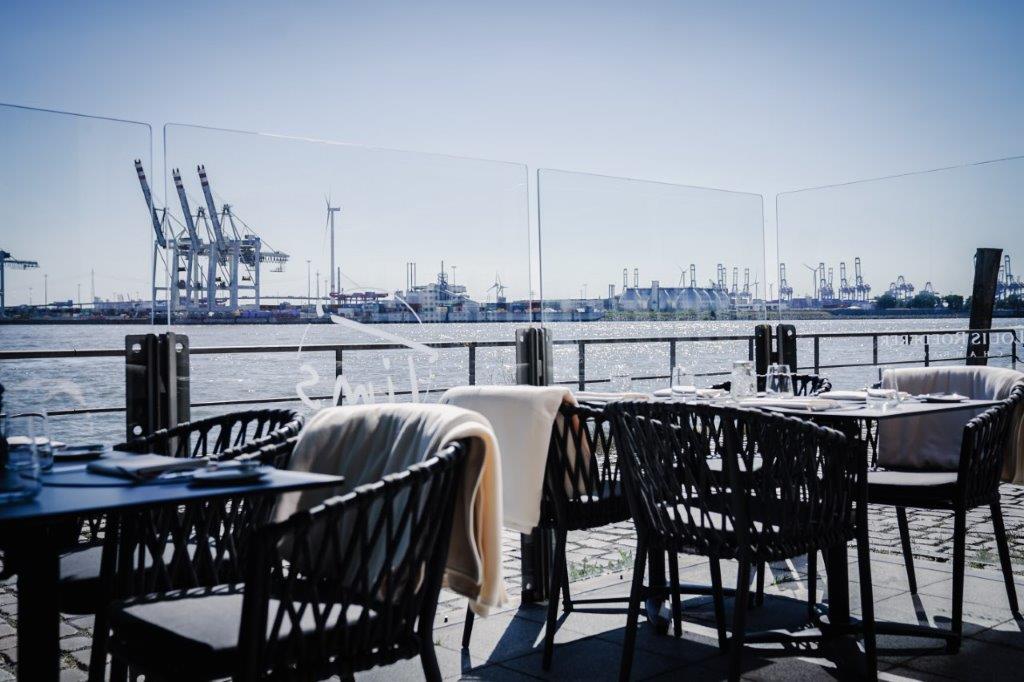 Tim’s Restaurant mit Outdoorstühlen„Dione“und Compact Tischen (Bildquelle: Alexia Rabe / Tim’s Restaurant Hamburg)