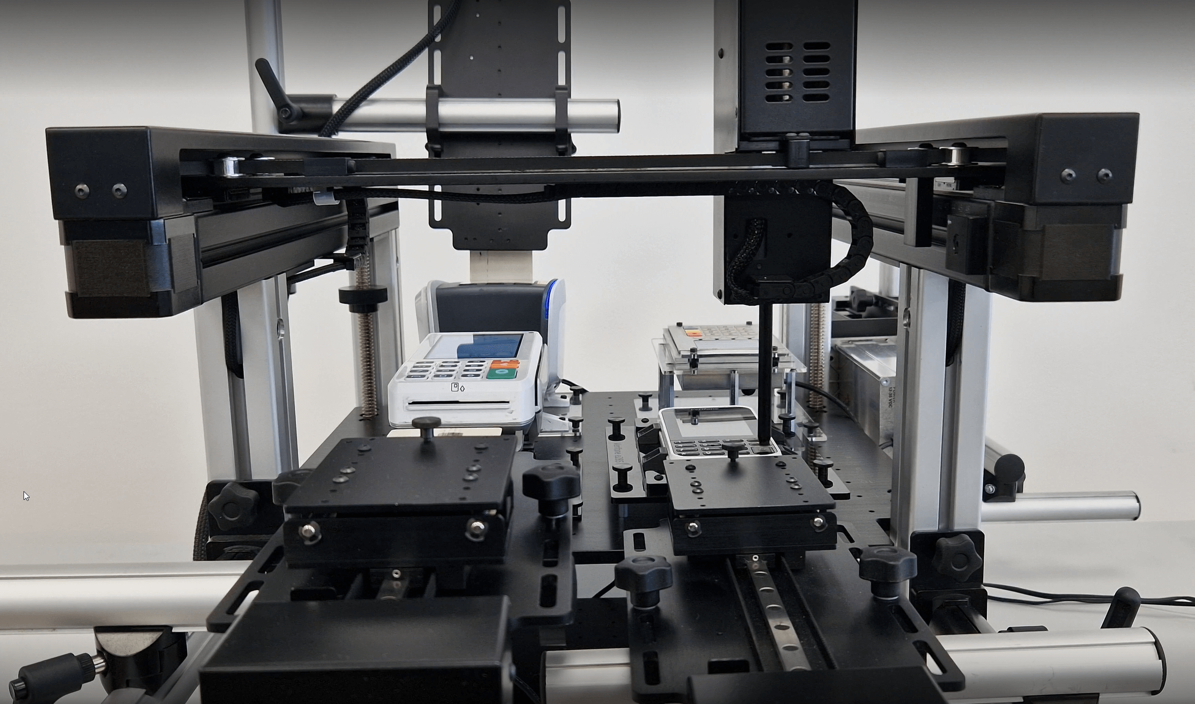 Der Payment Test Automation Robot T4 von Abrantix