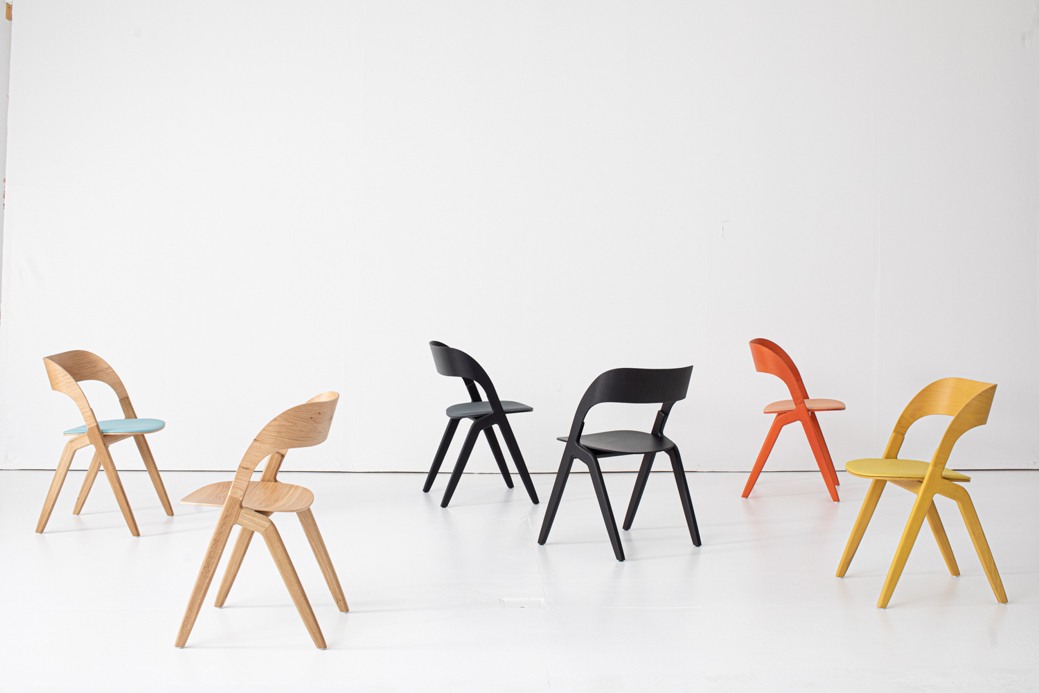Schwungvoll und zeitlos: Designerstuhl"Still" der Marke Worldwide Seating (Die Bildrechte liegen bei dem Verfasser der Mitteilung.)