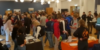 AUF IN DIE WELT Messe in Nürnberg: Viel Interesse an Schüleraustausch (Stiftung Völkerverständigung) AUF IN DIE WELT Messe in Nürnberg: Viel Interesse an Schüleraustausch (Stiftung Völkerverständigung)