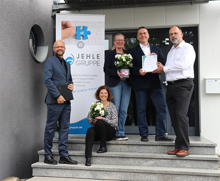 Jehle-Gruppe GmbH jetzt zertifiziertes TOP Sozial Unternehmen (Die Bildrechte liegen bei dem Verfasser der Mitteilung.) Jehle-Gruppe GmbH jetzt zertifiziertes TOP Sozial Unternehmen (Die Bildrechte liegen bei dem Verfasser der Mitteilung.)