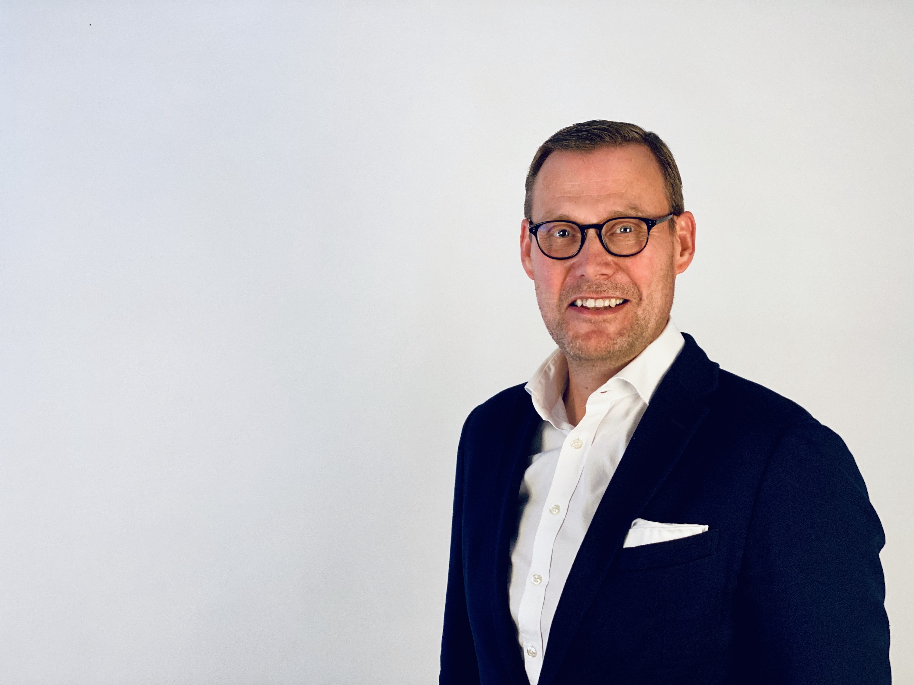 Prof. Dr. Alexander Cisik ist Wirtschaftspsychologe, Personalexperte und wissenschaftlicher Leiter von MATCHPOINT CAMPUS. Prof. Dr. Alexander Cisik ist Wirtschaftspsychologe, Personalexperte und wissenschaftlicher Leiter von MATCHPOINT CAMPUS.