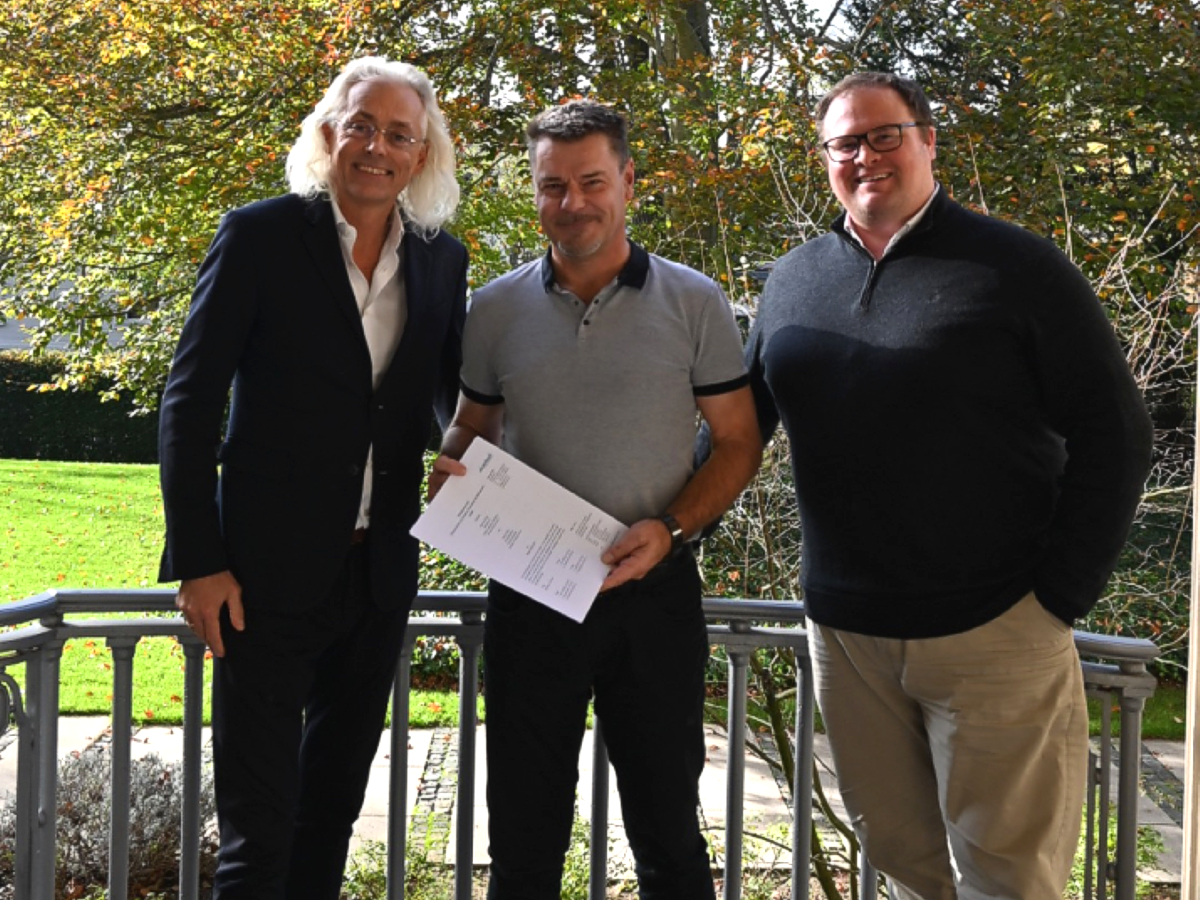 Bernhard Patter von diavendo, Martin Radunz, Head of HR FIBONA GMBH und Tobias Fürst, Geschäftsführer der FIBONA GmbH.