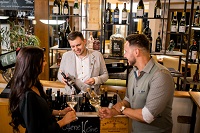 Weinverkostung mit Sommelier Benjamin Krisper (c) Karin Bergmann (Ratscher Landhaus)