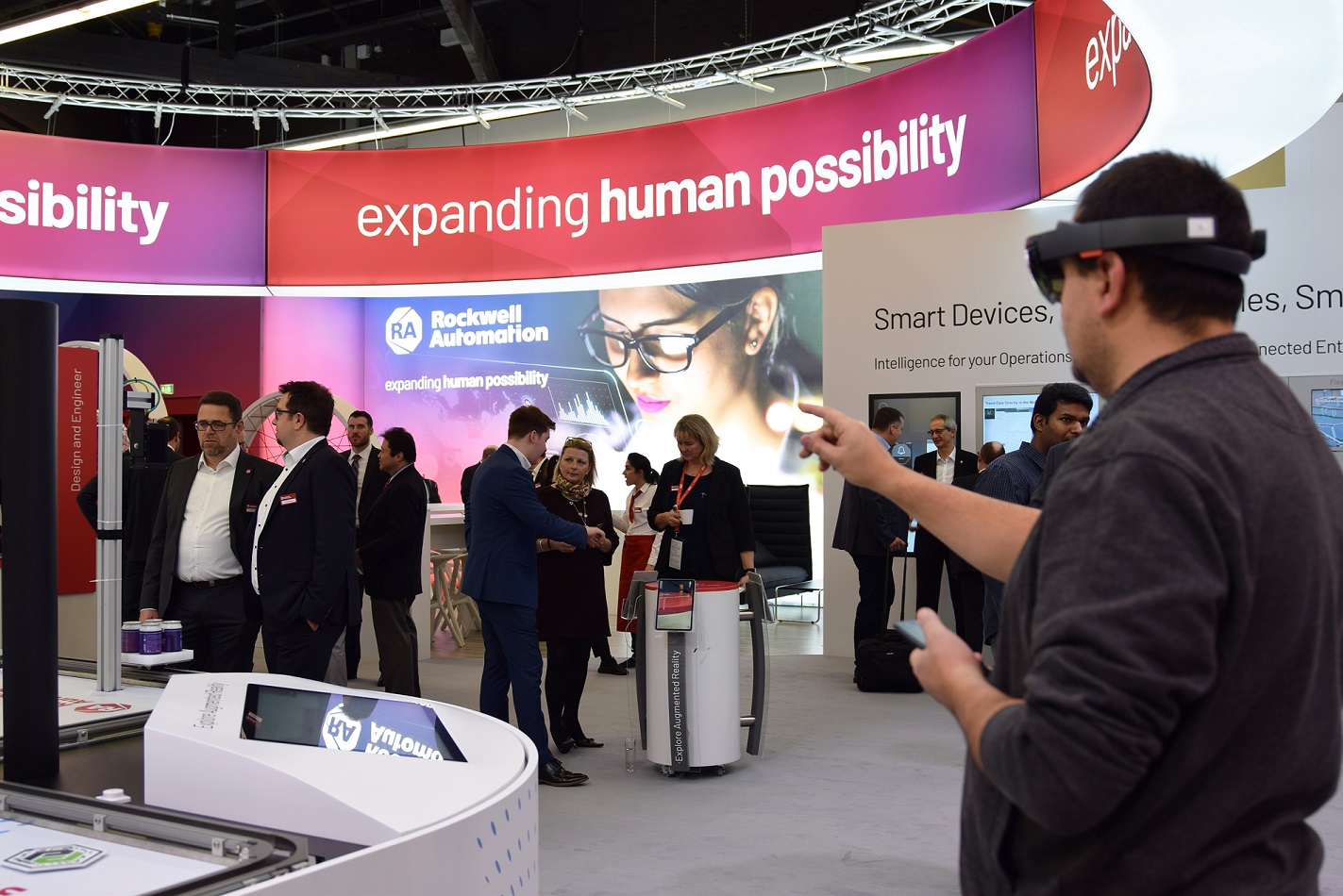 Rockwell Automation präsentiert neueste Technologien und Lösungen zur digitalen Transformation (Bildquelle: @ Rockwell Automation) Rockwell Automation präsentiert neueste Technologien und Lösungen zur digitalen Transformation (Bildquelle: @ Rockwell Automation)