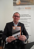 Oliver Kammann, Geschäftsführer von K-Flow, präsentiert »SMARtt – The Softproofware«. 