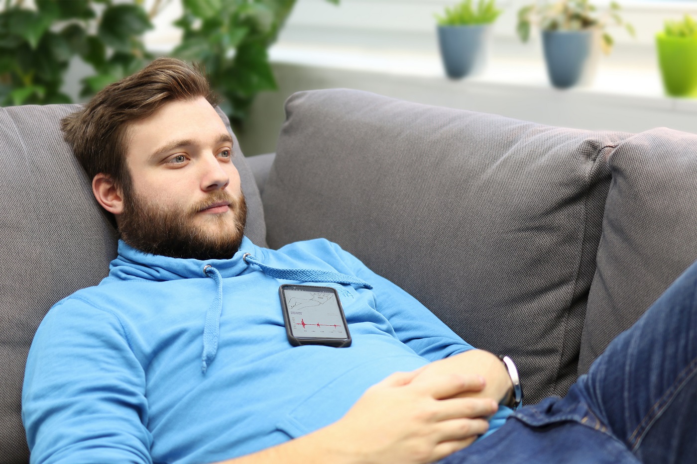 Fraunhofer IGD App Guardio®zeichnet Herzbewegungen auf undübersetzt diese in ein Mehrkanal-EKG. (Die Bildrechte liegen bei dem Verfasser der Mitteilung.) Fraunhofer IGD App Guardio®zeichnet Herzbewegungen auf undübersetzt diese in ein Mehrkanal-EKG. (Die Bildrechte liegen bei dem Verfasser der Mitteilung.)
